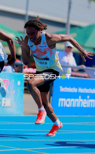Bright Otiora beim Sprint im Michael-Hoffmann-Stadion Mannheim