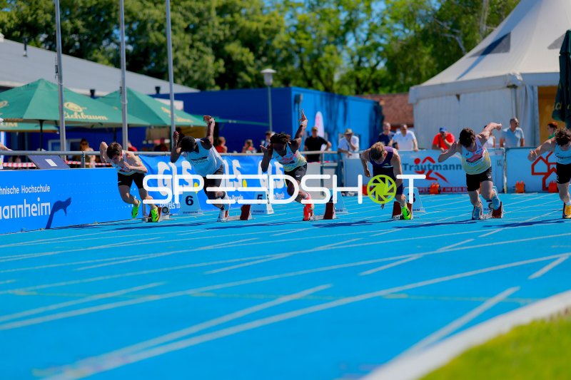 Sprintstart auf der blauen Bahn im Michael-Hoffmann-Stadion Mannheim