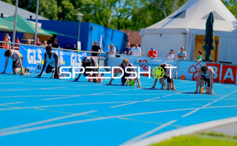 Startblock-Szene beim Sprint im Michael-Hoffmann-Stadion Mannheim