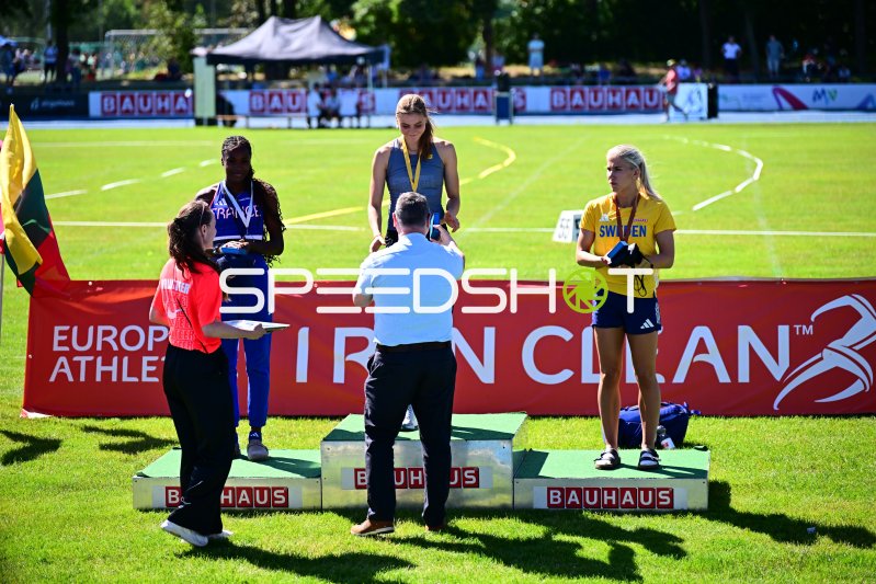 Siegerehrung mit Solveig Zola und Antonia Bronnert beim European Athletics Meeting Mannheim
