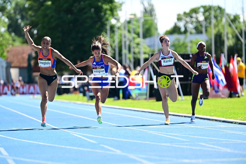 Ema Ijeoma Okoyeocha, Paola Valognes, Timea Rankl und Oluchi Abelwe Ndubueze im Zieleinlauf beim Sprint