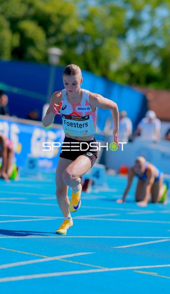 Lore Foesters (#105) beim Sprint im Michael-Hoffmann-Stadion Mannheim