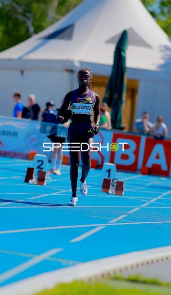Zoé Cilliers (#354) beim Sprint im Michael-Hoffmann-Stadion Mannheim