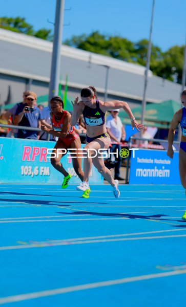 Xenia Buri (#310) im Sprint beim Leichtathletik-Meeting in Mannheim