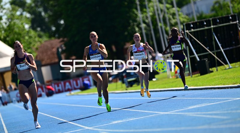 Lore Foesters und Emma Goretzka im Sprintrennen im Michael-Hoffmann-Stadion Mannheim