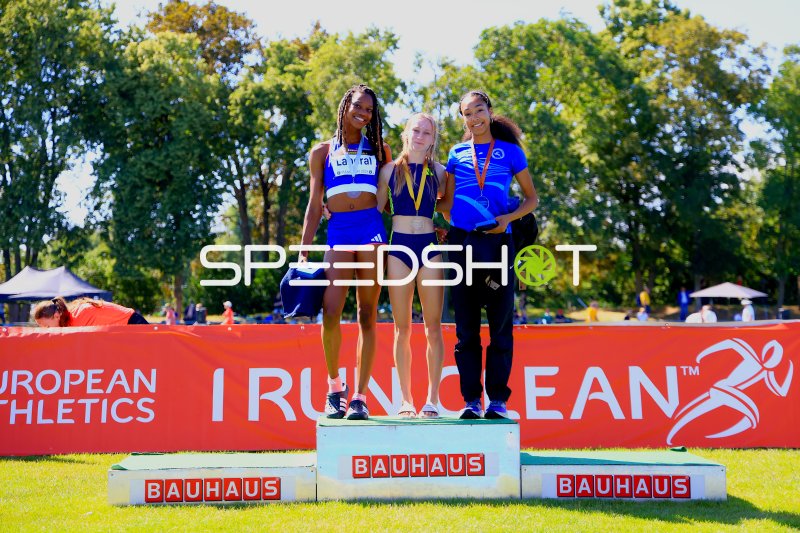 Siegerehrung mit Liyana Barragan DE LUYZ beim Leichtathletik-Meeting Mannheim