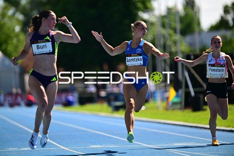 Emma Goretzka vor Xenia Buri (#310) und Lore Foesters beim Sprint in Mannheim