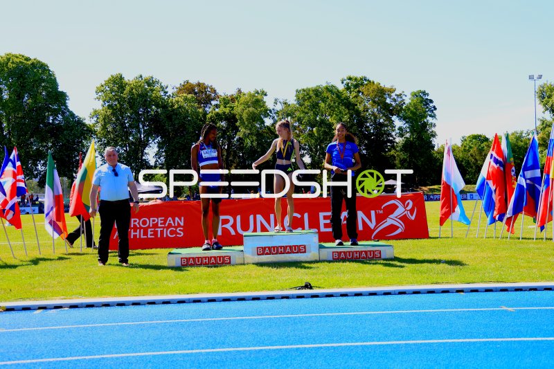 Siegerehrung mit DE LUYZ Liyana Barragan beim Leichtathletik-Meeting in Mannheim