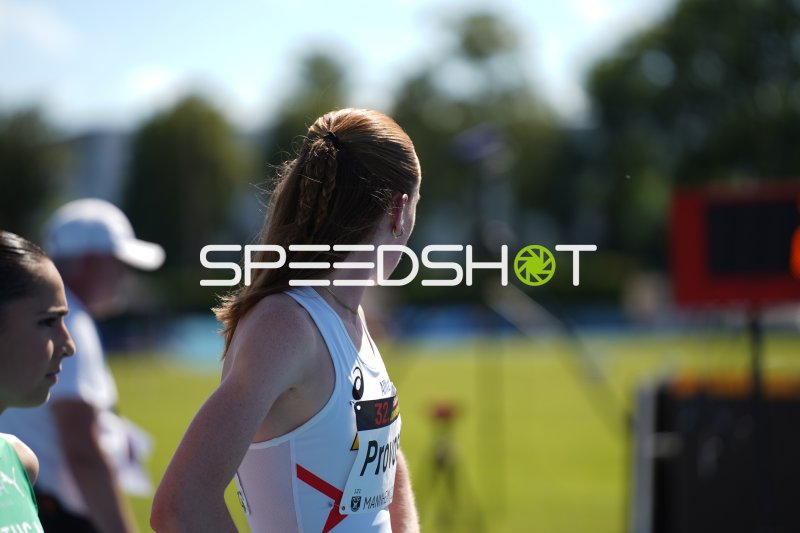 Sterre Provost (#121) vor dem Start im Michael-Hoffmann-Stadion Mannheim