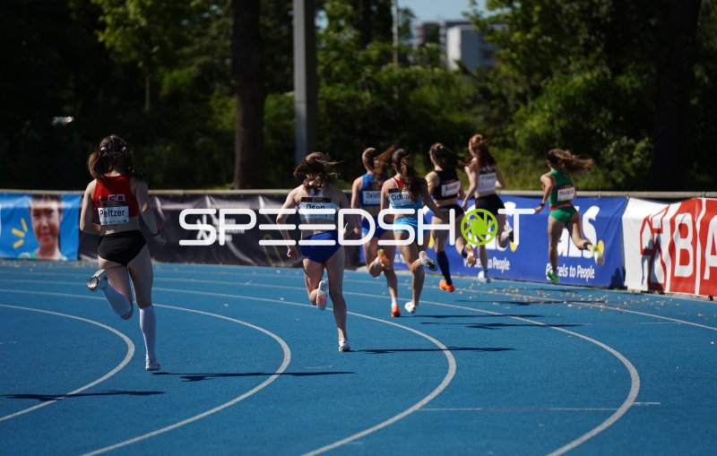800m-Lauf der Frauen im Michael-Hoffmann-Stadion Mannheim