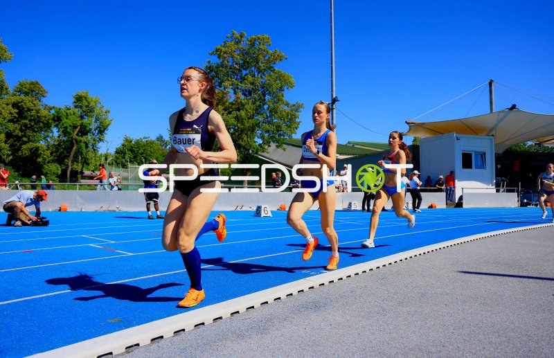 Helene Deistler beim 800m-Lauf im Michael-Hoffmann-Stadion Mannheim