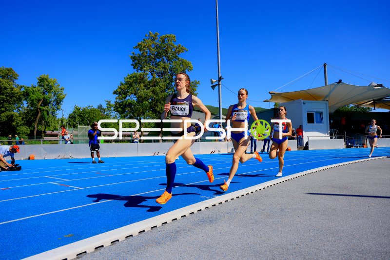 Helene Deistler beim 800m-Lauf im Michael-Hoffmann-Stadion Mannheim