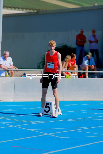 Theo Hielscher (#374) vor dem Start in Bahn 5 in Mannheim