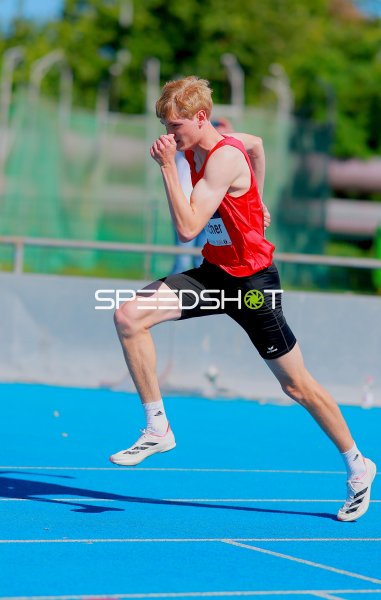 Läufer beim Sprint im Michael-Hoffmann-Stadion Mannheim