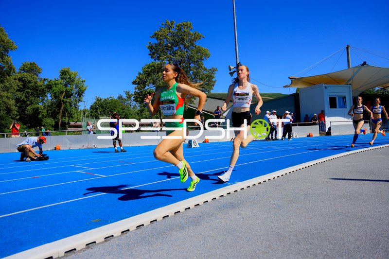 Mariana Moreira und Sterre Provost im Laufwettbewerb in Mannheim