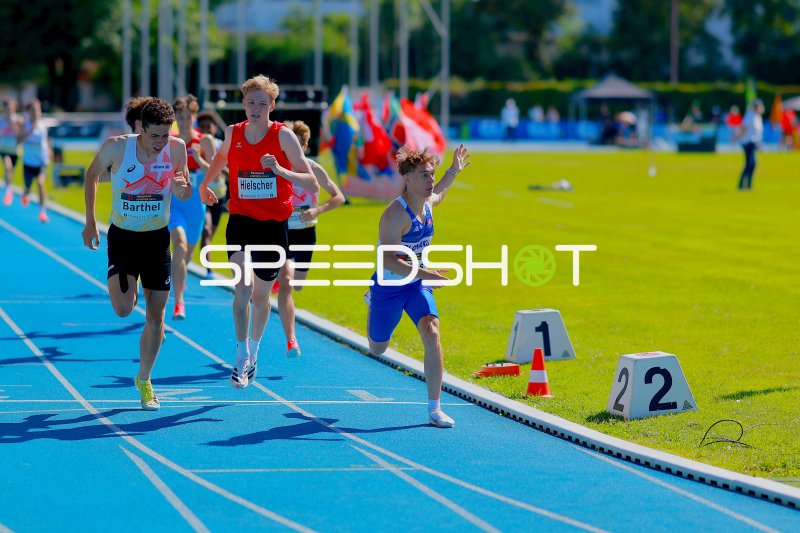 Theo Hielscher beim 800m-Lauf im Michael-Hoffmann-Stadion Mannheim