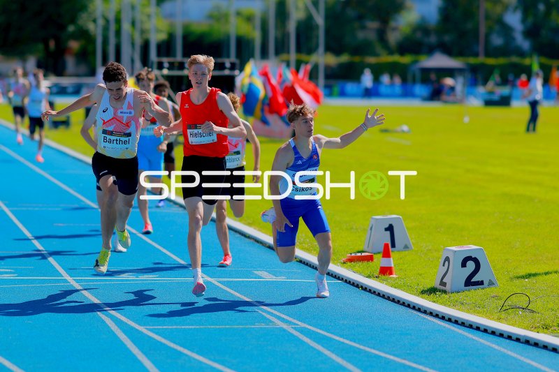 Theo Hielscher beim 800m-Lauf im Michael-Hoffmann-Stadion Mannheim