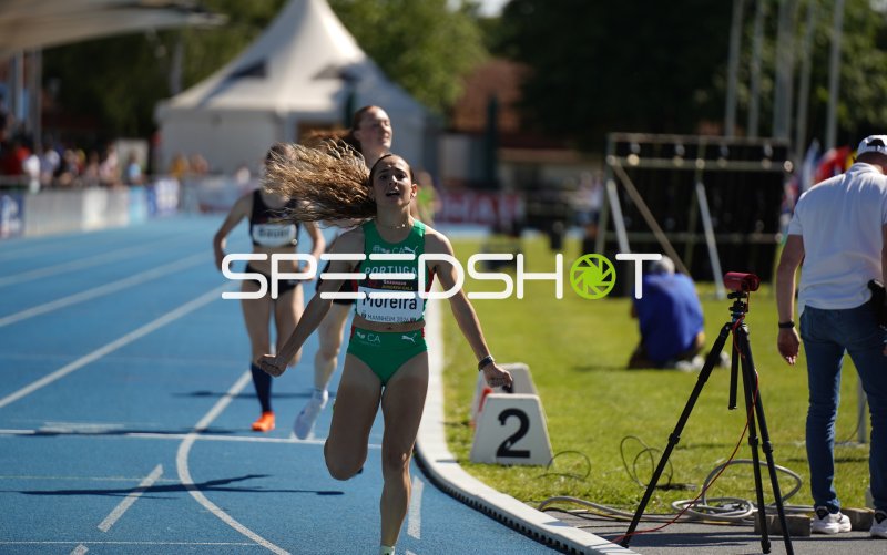 Mariana Moreira (Portugal) im Zieleinlauf beim 800m-Lauf in Mannheim