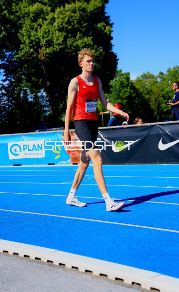 Theo Hielscher (#374) auf der Tartanbahn im Michael-Hoffmann-Stadion Mannheim