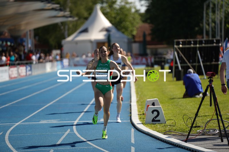 Mariana Moreira (Portugal) im Zieleinlauf beim 800m-Lauf in Mannheim