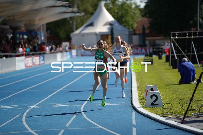 Mariana Moreira (Portugal) läuft zum Sieg beim 800m-Lauf in Mannheim