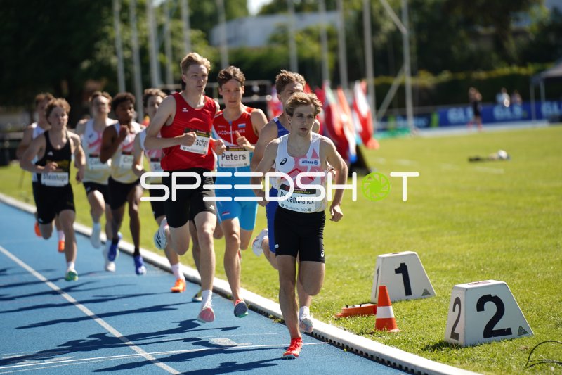 Theo Hielscher beim 800m-Lauf im Michael-Hoffmann-Stadion Mannheim