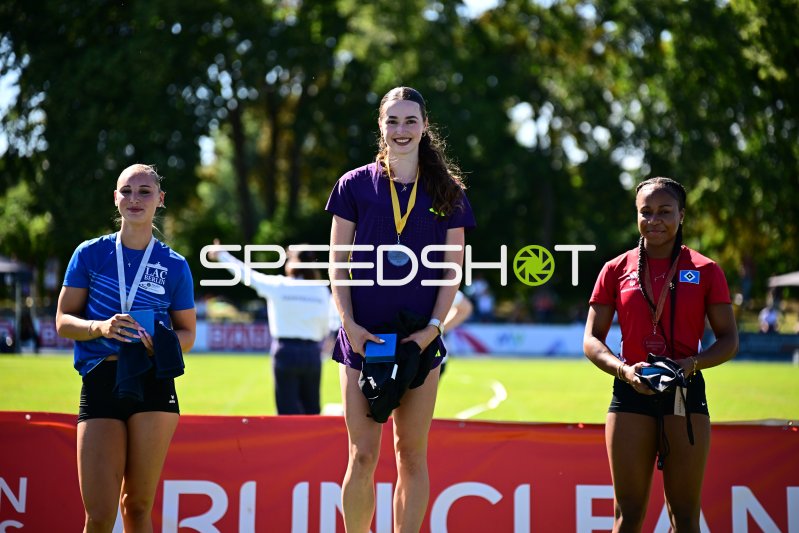 Siegerehrung mit Xenia Buri, Emma Goretzka und Lena Anochili in Mannheim