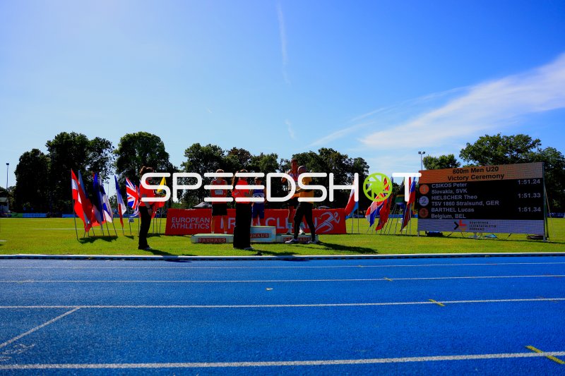 Siegerehrung 800m Men U20 mit Peter Csikos, Theo Hielscher und Lucas Barthel