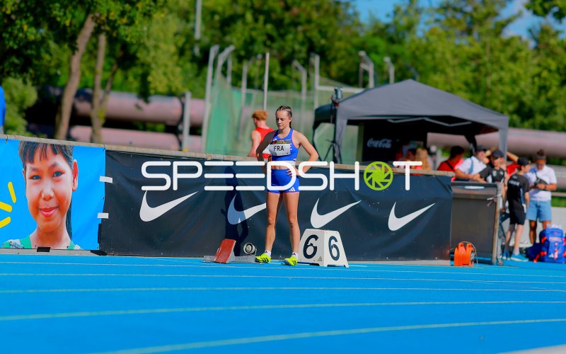 Französische Athletin an Startblock 66 beim Sprint-Wettkampf in Mannheim