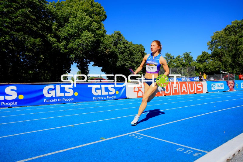 Athletin aus Scotland (#32) im 4x100m-Staffellauf in Mannheim