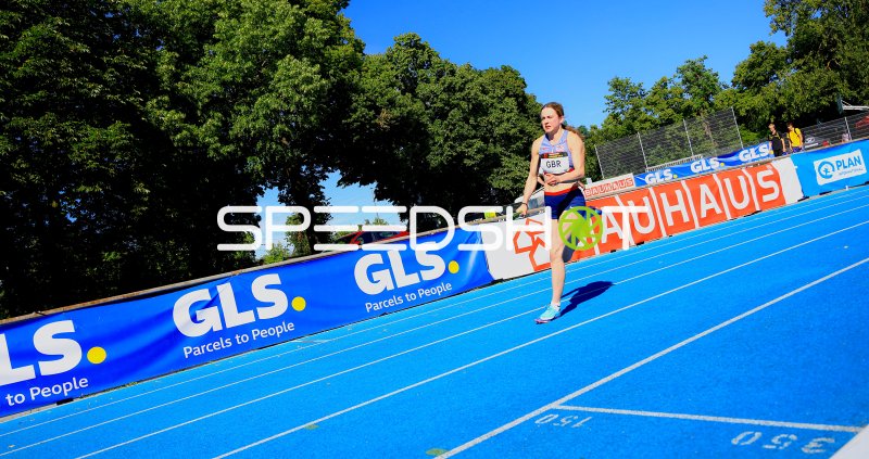 Lily Bradley (Great Britain) beim Lauf im Michael-Hoffmann-Stadion Mannheim