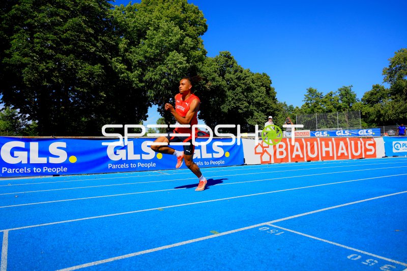 Schweizer Athlet beim Sprint im Michael-Hoffmann-Stadion Mannheim