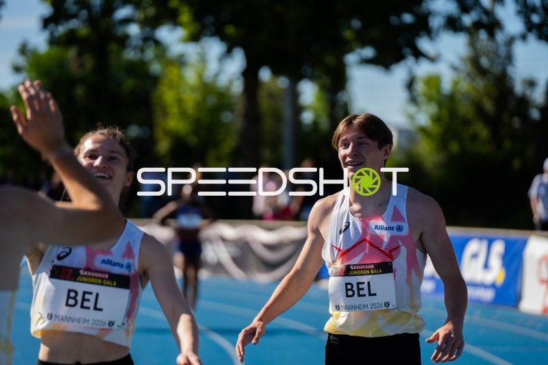 Zwei belgische Athleten nach dem Wettkampf bei der 32. Bauhaus Junioren-Gala Mannheim