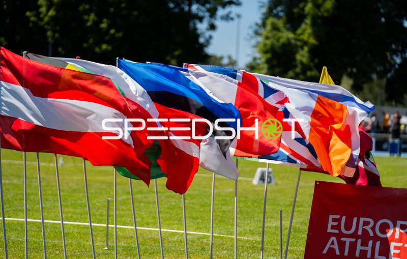 Länderflaggen im Wind bei European Athletics Veranstaltung in Mannheim