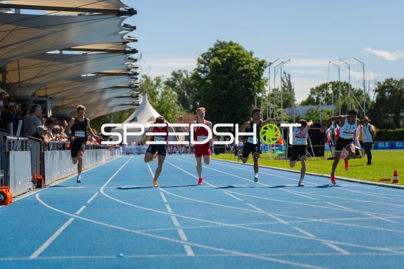 Sprintfinale im Michael-Hoffmann-Stadion Mannheim mit mehreren Athleten