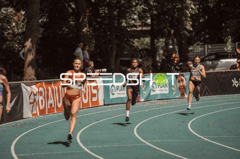 Mieke Wübben beim 400m-Lauf im Michael-Hoffmann-Stadion Mannheim