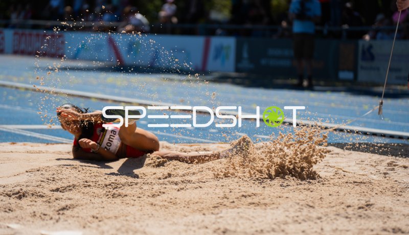 Weitsprung-Landung im Sand beim Leichtathletik-Meeting in Mannheim