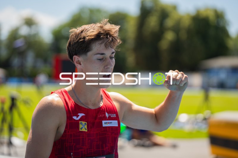 Markus Locsmandy (#371) jubelt beim 400m-Lauf in Mannheim