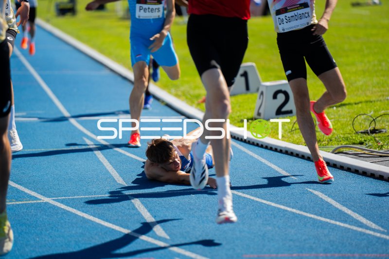 Sturz im 800m-Lauf beim Juniorengala Mannheim