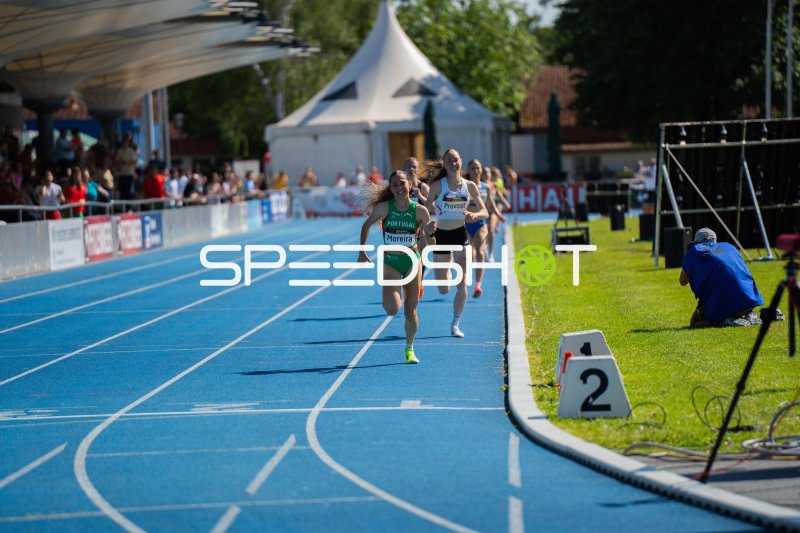 Mariana Moreira vor Sterre Provost beim 800m-Lauf in Mannheim