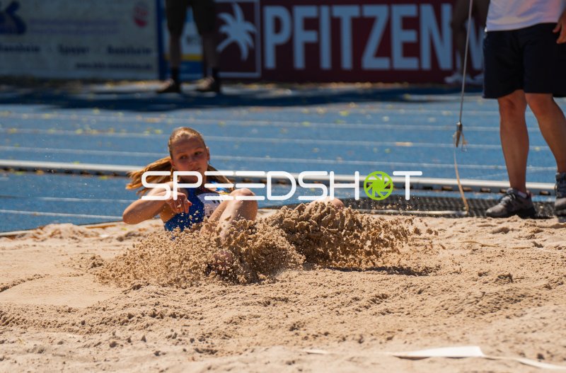 Maja Witte beim Dreisprung-Weitsprung im Michael-Hoffmann-Stadion Mannheim