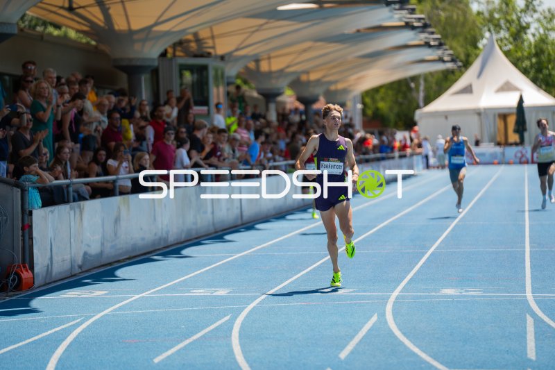 Leendert Koekemoer (#357) beim 200m/400m-Lauf im Michael-Hoffmann-Stadion Mannheim