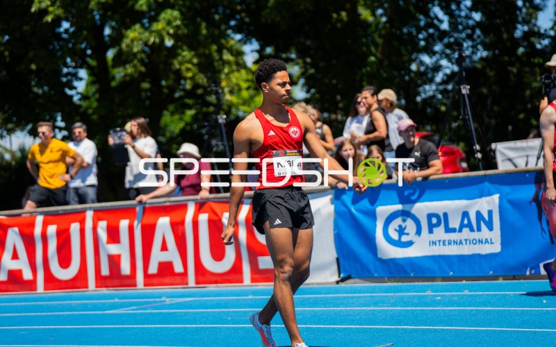 Oskar Krauss (#57) beim 40H-Lauf im Michael-Hoffmann-Stadion Mannheim