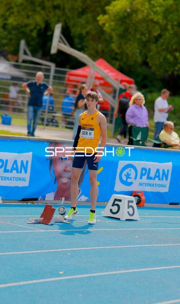 Jonathan Perner bei der 4x400m-Staffel im Michael-Hoffmann-Stadion Mannheim
