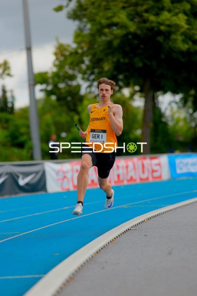 Nikolas Raeth beim 4x400m-Staffellauf für Deutschland in Mannheim
