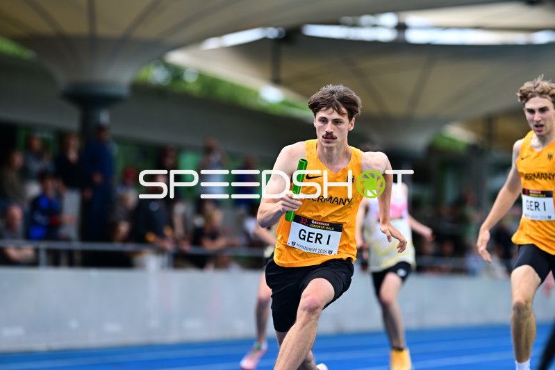 Nikolas Raeth und Tjark Schult beim 4x400m-Staffellauf für Germany