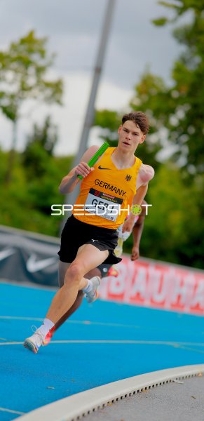 Athlet #32 (GER I) beim 4x100m-Staffellauf in Mannheim