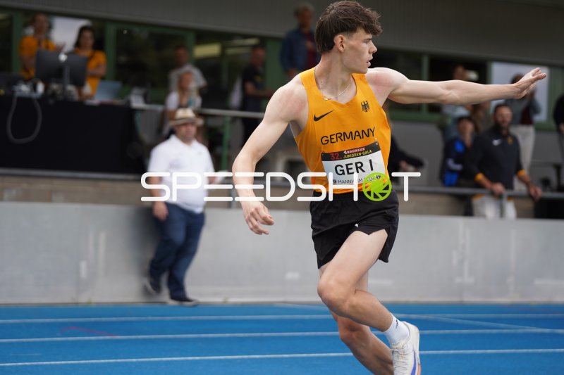 Athlet (#32) für GER I beim Sprint bei der 32. Bauhaus Junioren-Gala Mannheim