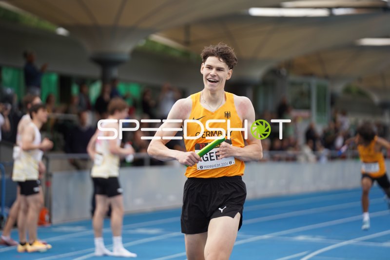 Staffelläufer (#32) für Germany beim 4x400m-Staffellauf in Mannheim