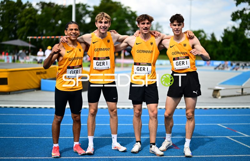 Tjark Schult und Nikolas Raeth mit deutschem 4x400m-Staffelteam GER I bei der 32. Junioren-Gala Mannheim
